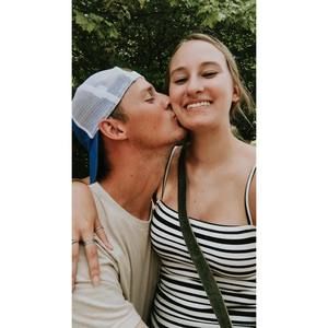 Meet your Posher, Chloe